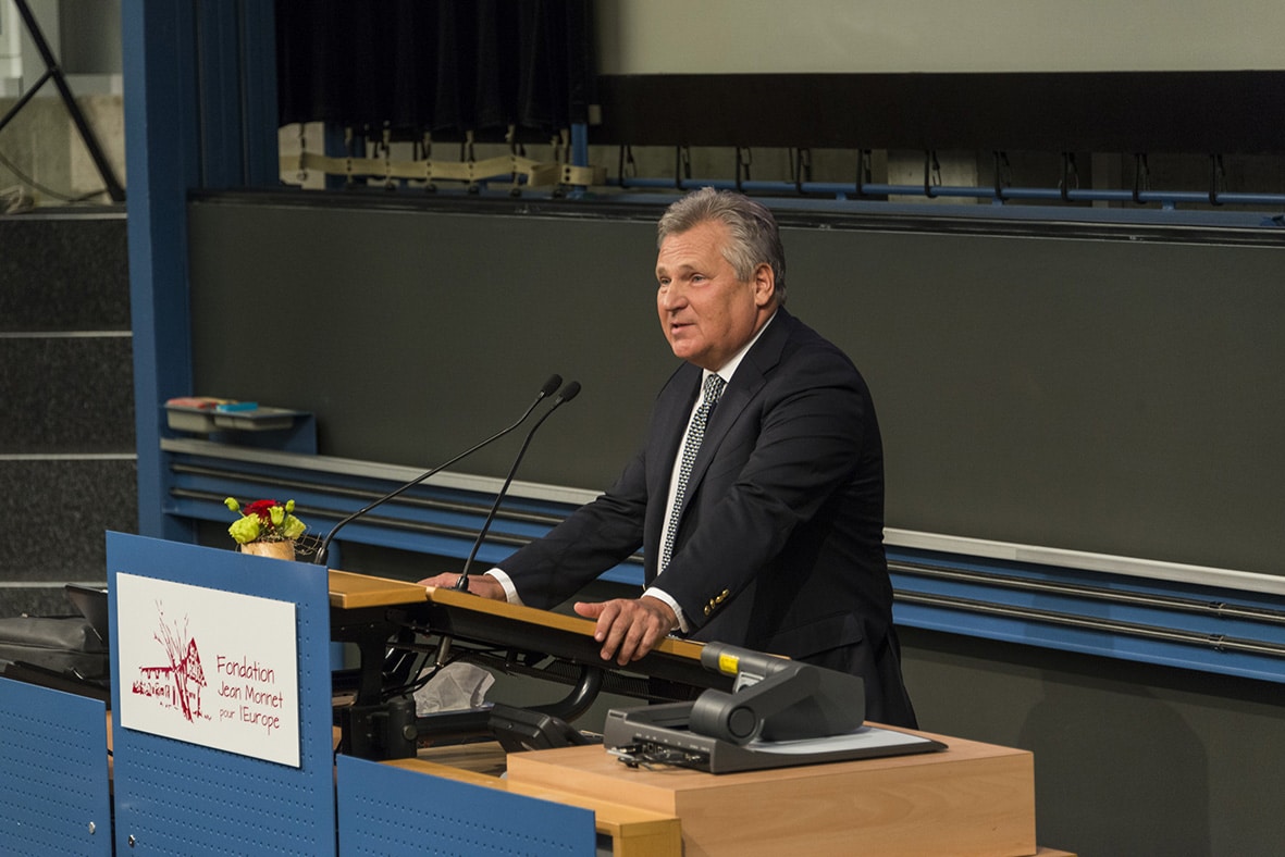 Aleksander Kwaśniewski et Joseph Deiss (2016)