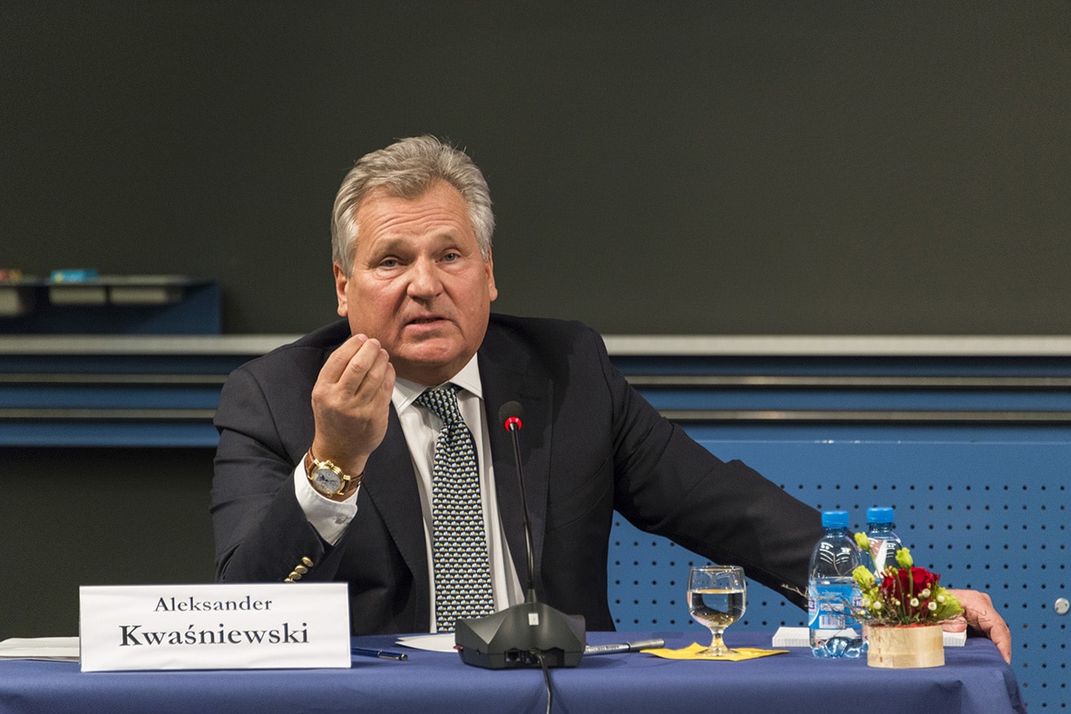 Aleksander Kwaśniewski et Joseph Deiss (2016)